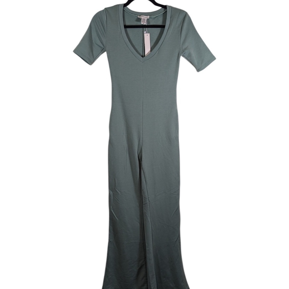 Boutique Sage Green Short Sleeve V-Neck Jumpsuit Juniors Medium